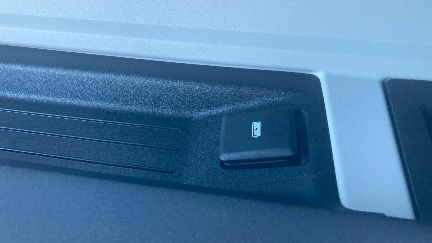 Used Land Rover Defender 2020 for sale - 76625607: Photo 35