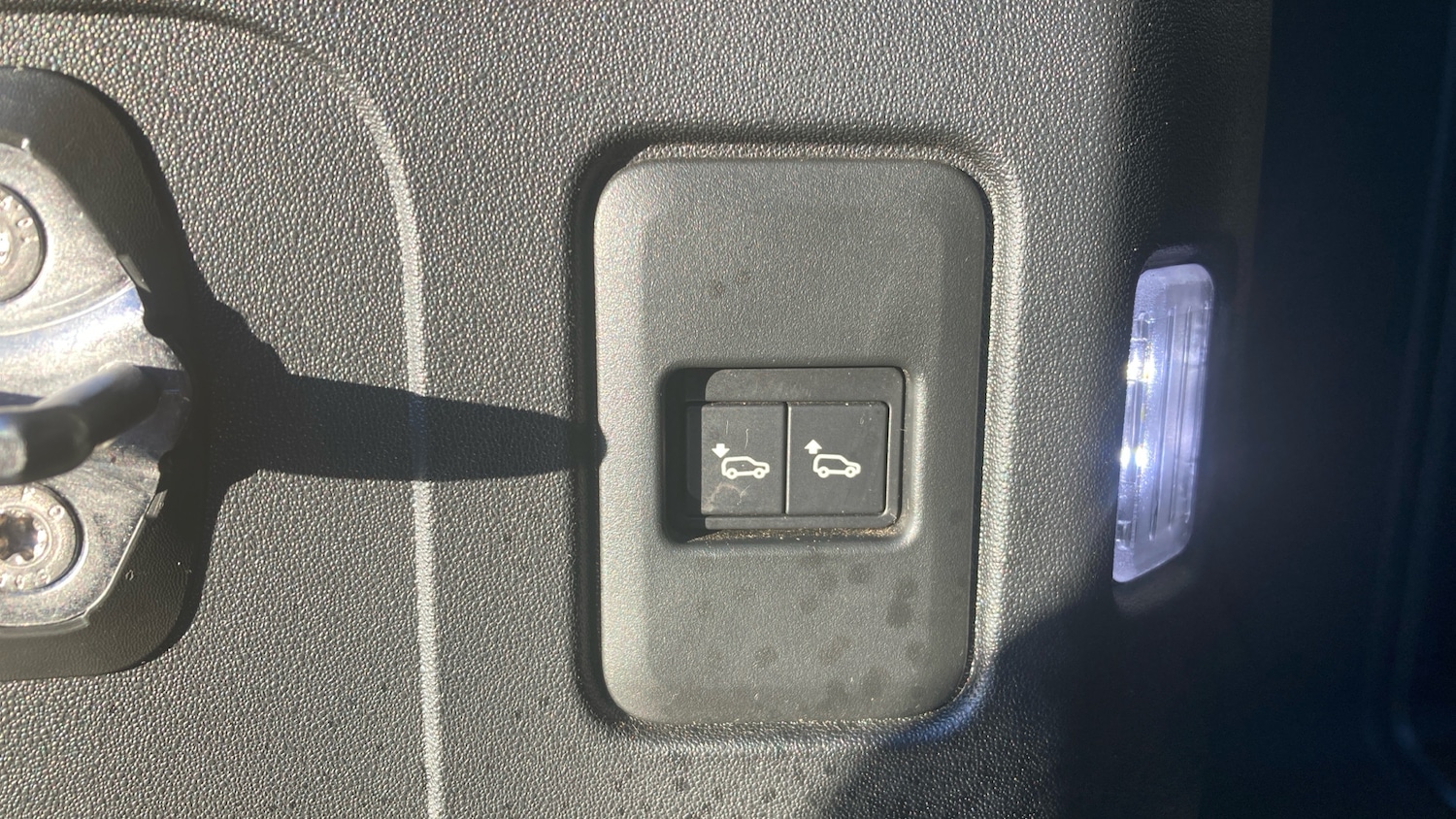 Used Land Rover Defender 2020 for sale - 76625607: Photo 68