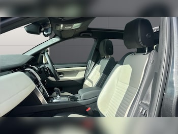 Used Land Rover Discovery Sport 2022 for sale - 78042594: Photo