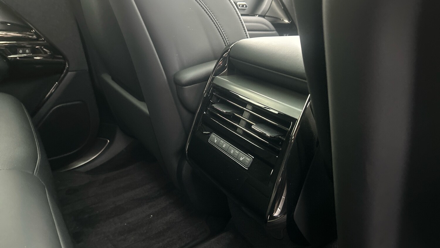 Used Land Rover Range Rover Sport 2024 for sale - 76387125: Photo 18