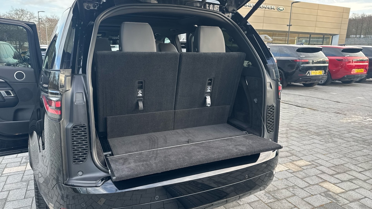 Used Land Rover Discovery 2024 for sale - 76974148: Photo 35