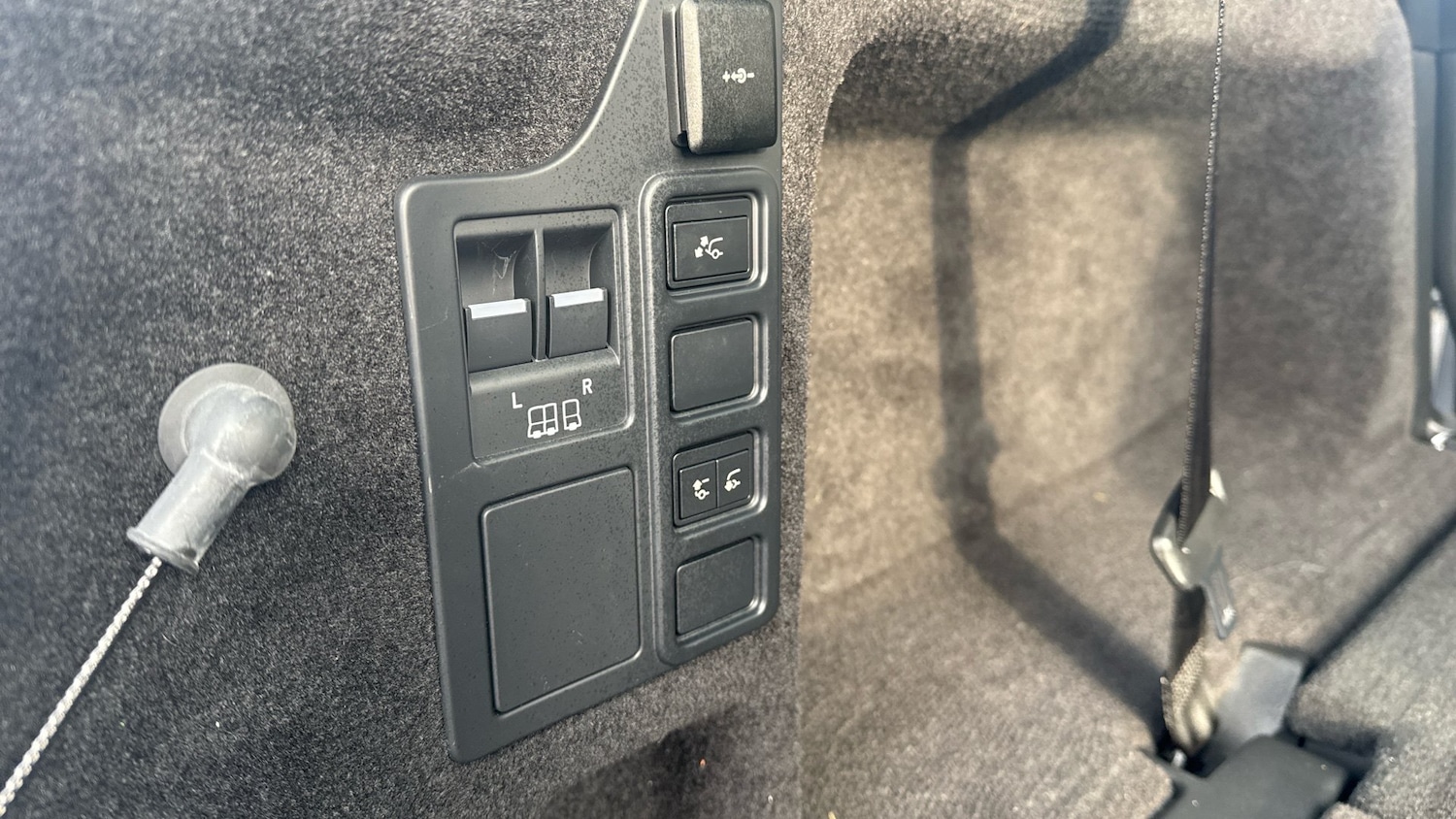 Used Land Rover Discovery 2024 for sale - 76974148: Photo 37