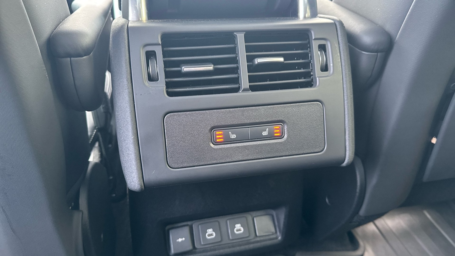 Used Land Rover Discovery 2024 for sale - 76974148: Photo 41