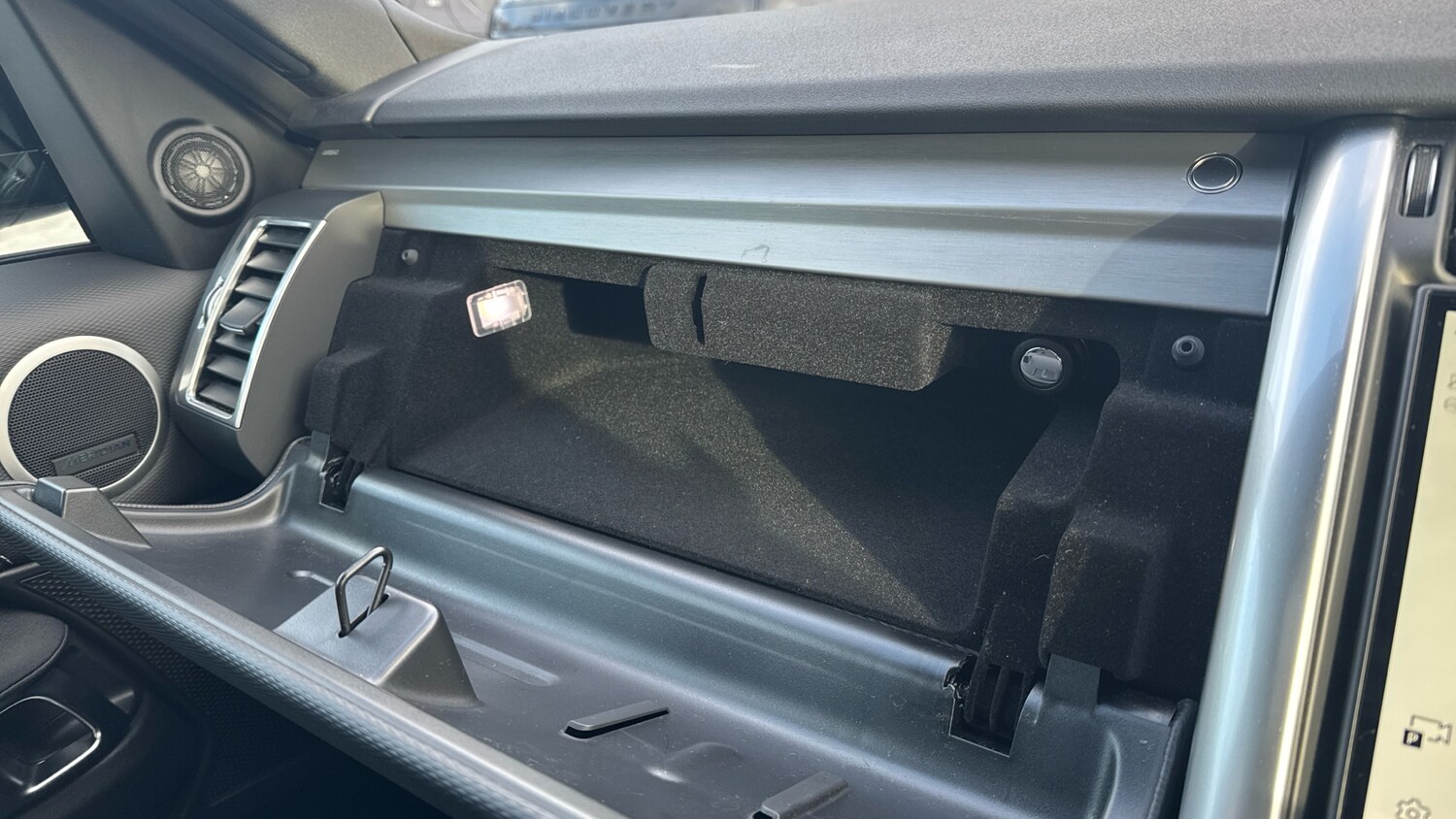 Used Land Rover Discovery 2024 for sale - 76974148: Photo 55