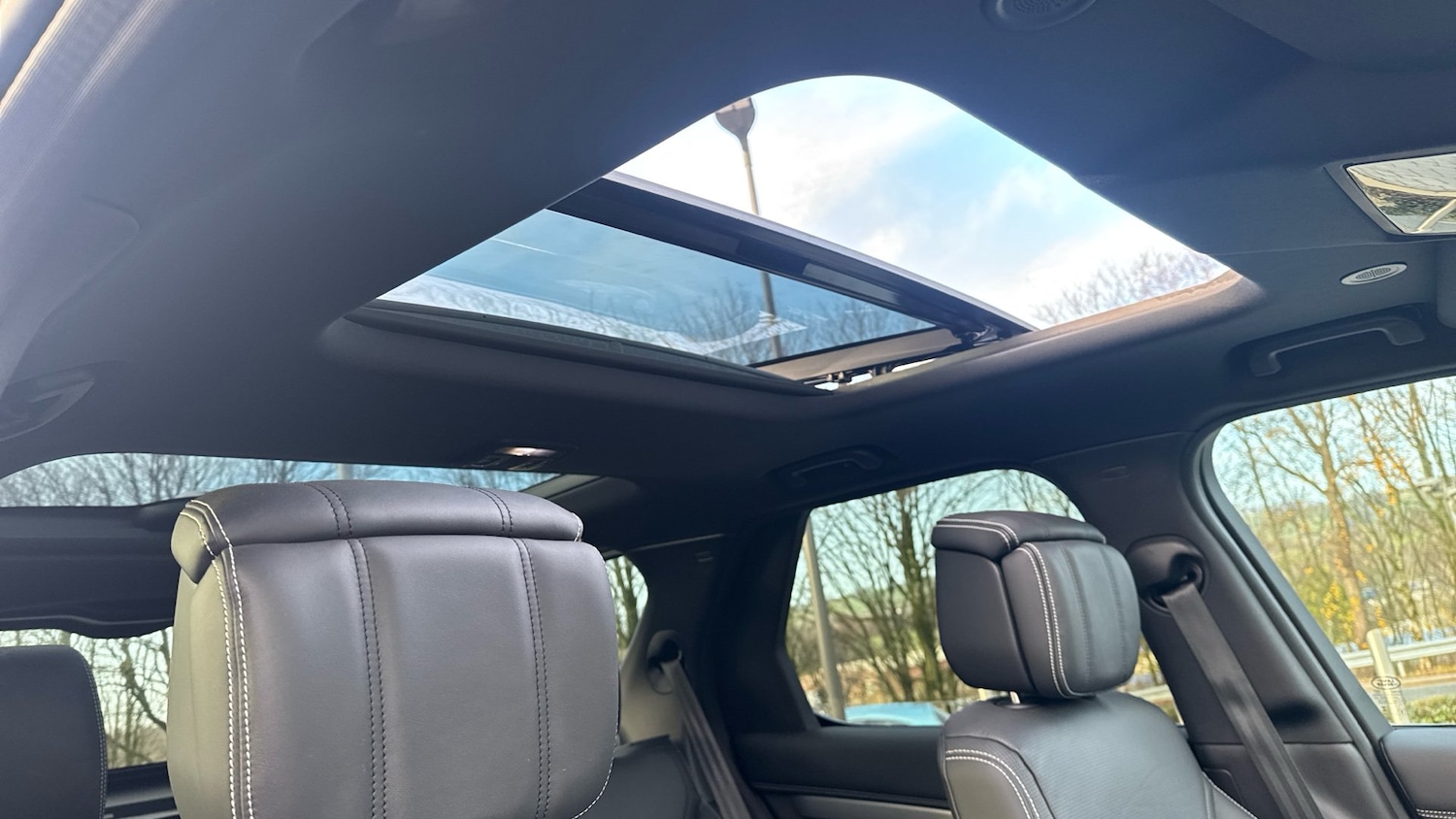 Used Land Rover Discovery 2024 for sale - 76974148: Photo 61