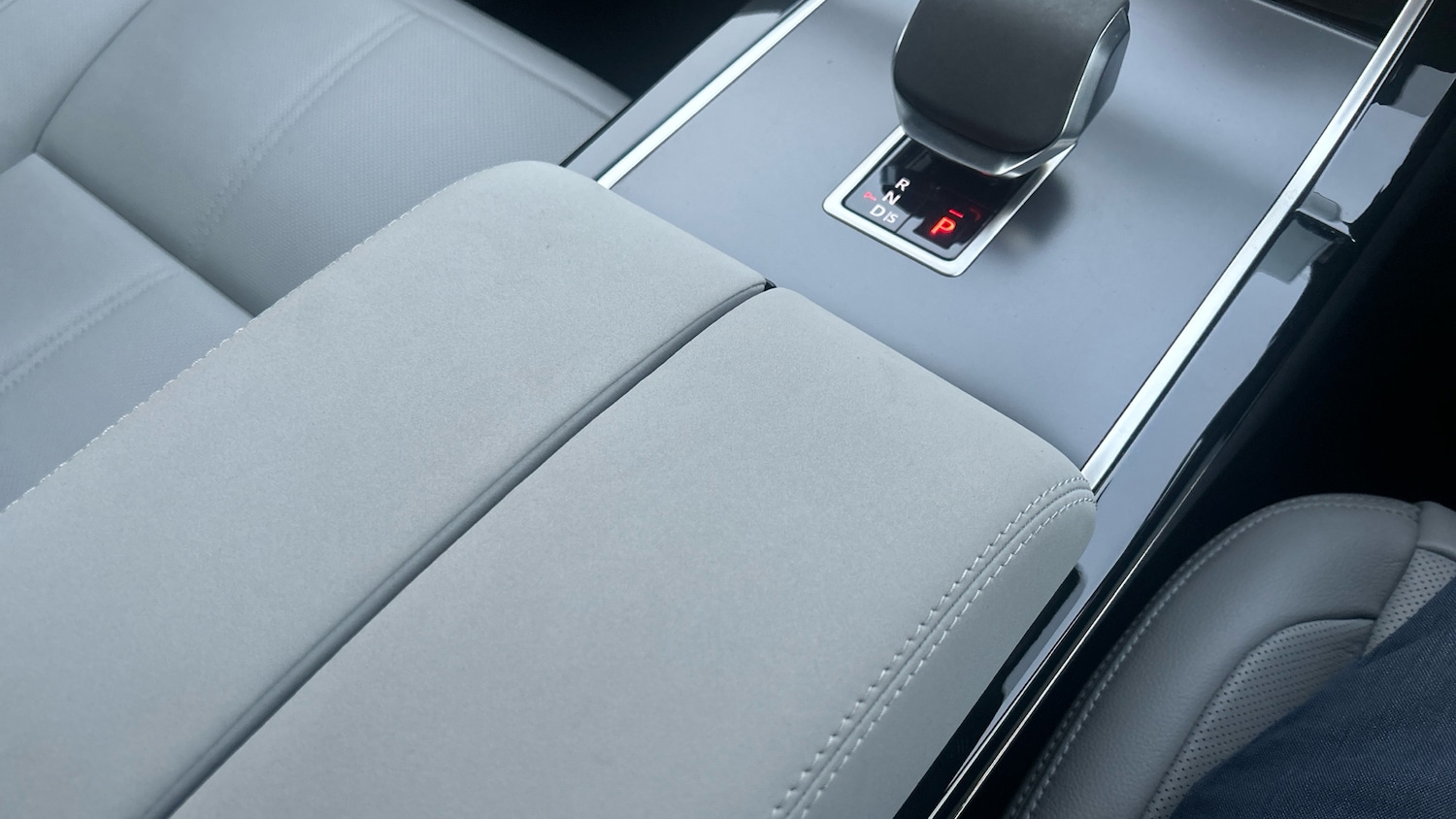 Used Land Rover Range Rover Velar 2023 for sale - 76792897: Photo 65