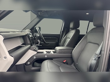 Used Land Rover Defender 2025 for sale - 78801378: Photo