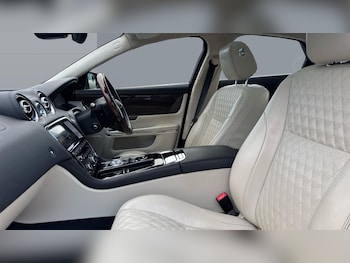 Used Jaguar XJ 2018 for sale - 77005782: Photo