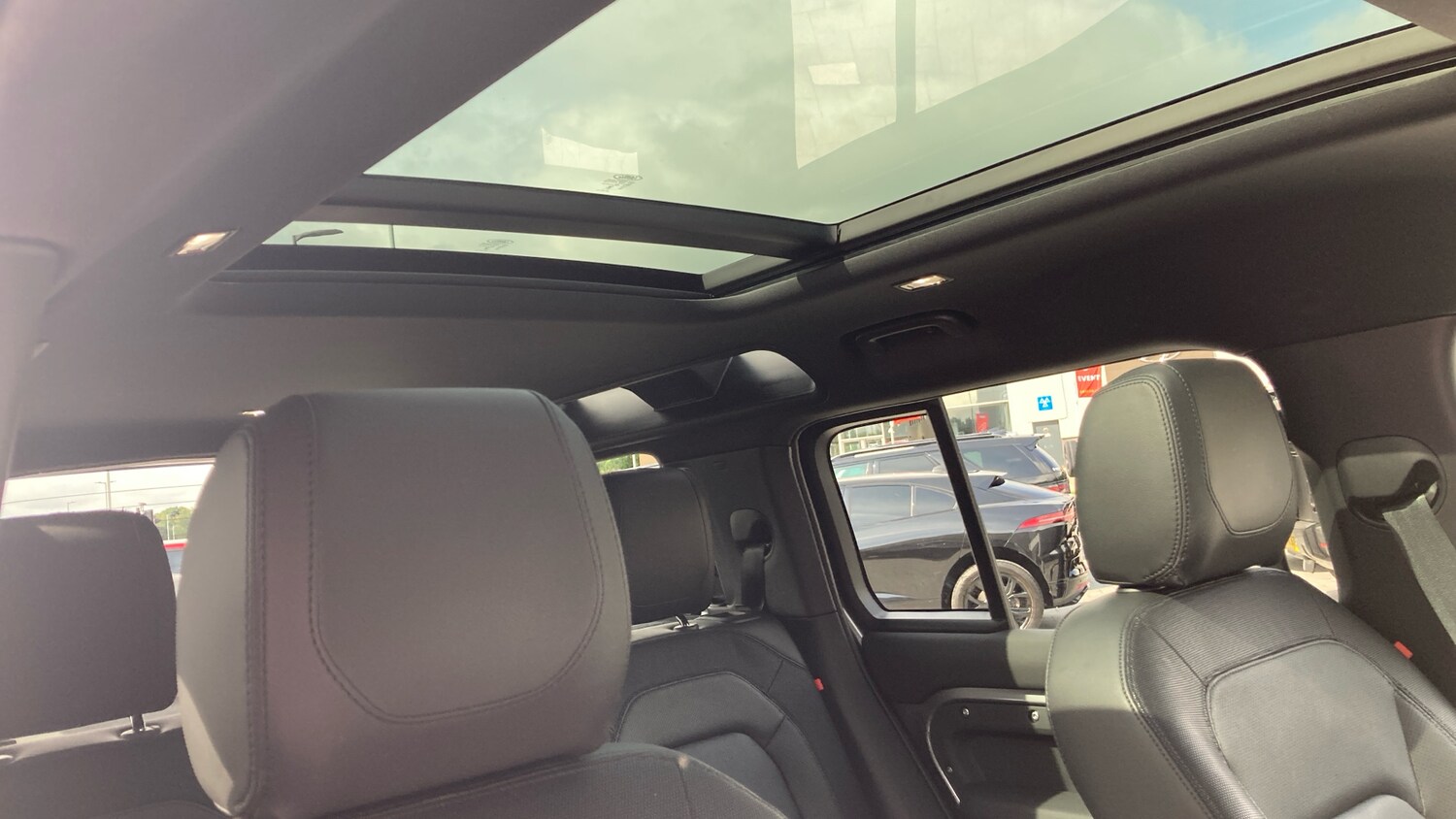 Used Land Rover Defender 2024 for sale - 76299692: Photo 21