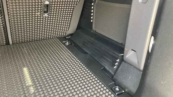 Used Land Rover Defender 2024 for sale - 76299692: Photo 25