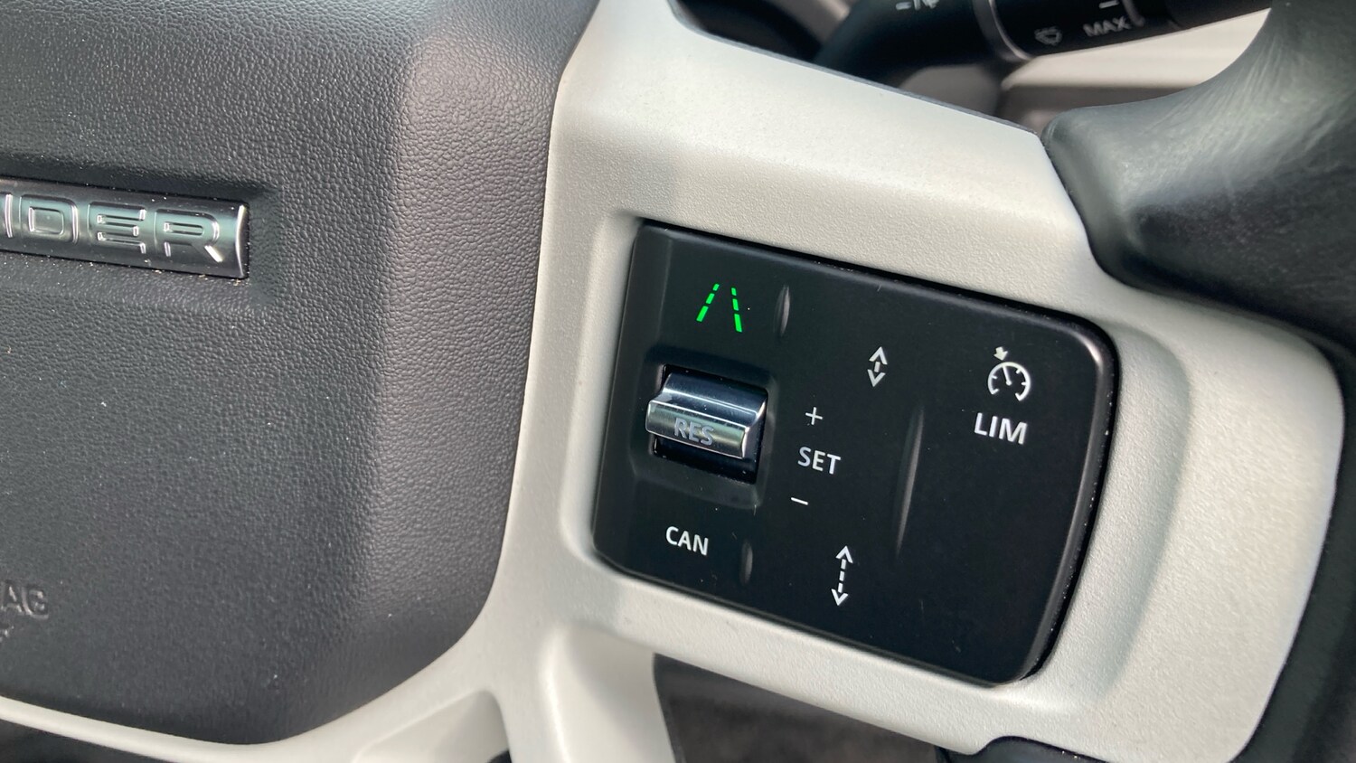 Used Land Rover Defender 2024 for sale - 76299692: Photo 30