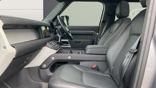 Used Land Rover Defender 2024 for sale - 76299692: Photo 3