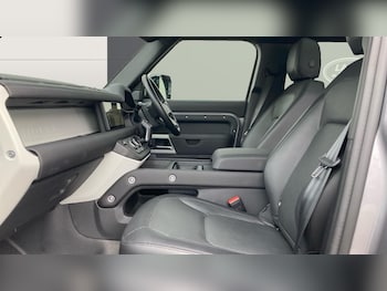 Used Land Rover Defender 2024 for sale - 76299692: Photo