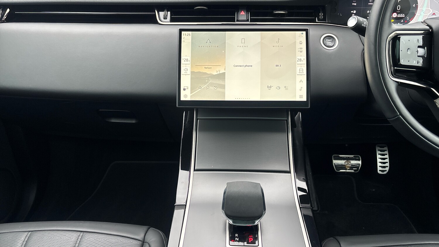 Used Land Rover Range Rover Evoque 2025 for sale - 76579713: Photo 14