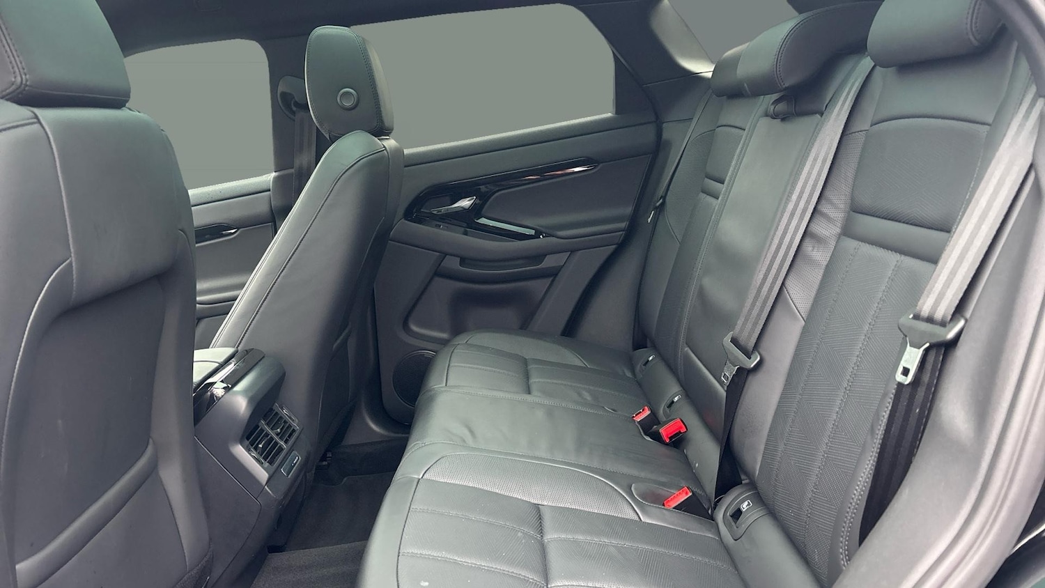 Used Land Rover Range Rover Evoque 2025 for sale - 76579713: Photo 4