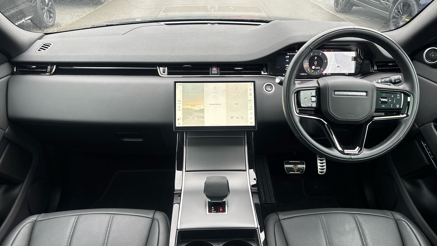 Used Land Rover Range Rover Evoque 2025 for sale - 76579713: Photo 9