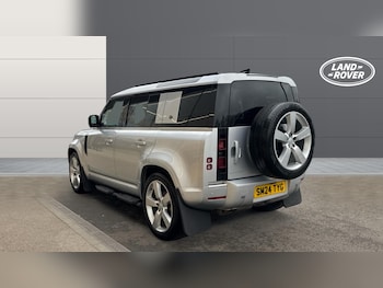 Used Land Rover Defender 2024 for sale - 77729696: Photo