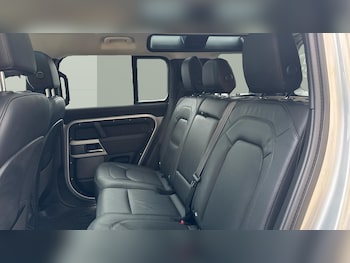 Used Land Rover Defender 2024 for sale - 77729696: Photo