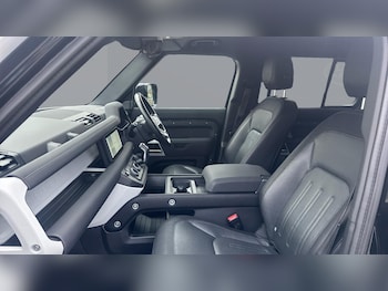 Used Land Rover Defender 2021 for sale - 77350328: Photo