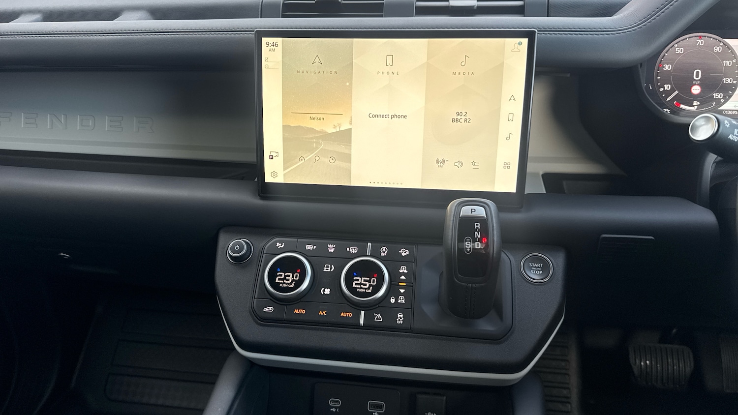 Used Land Rover Defender 2023 for sale - 77258708: Photo 14