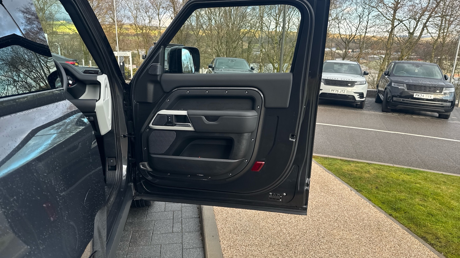 Used Land Rover Defender 2023 for sale - 77258708: Photo 47