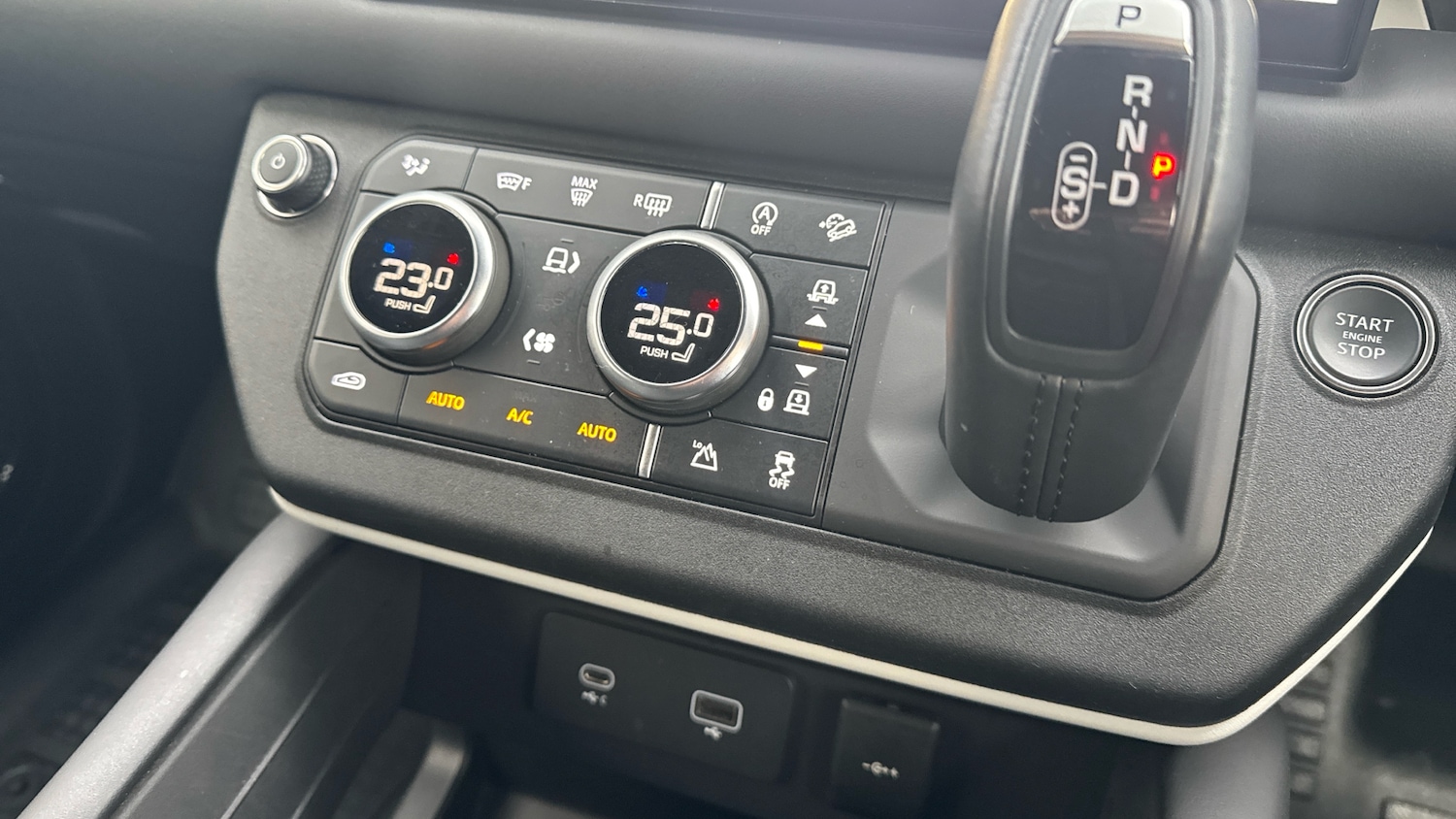 Used Land Rover Defender 2023 for sale - 77258708: Photo 50