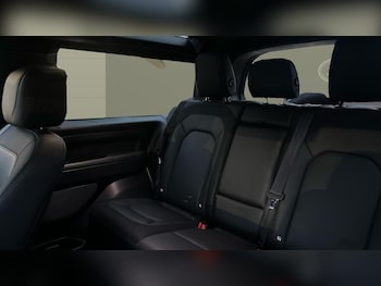 Used Land Rover Defender 2022 for sale - 76393408: Photo