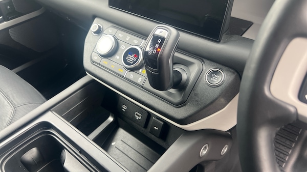 Used Land Rover Defender 2024 for sale - 76196369: Photo 13