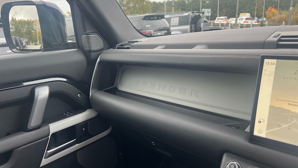 Used Land Rover Defender 2024 for sale - 76196369: Photo 26