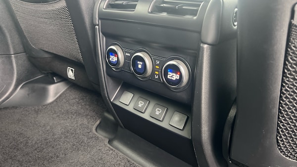 Used Land Rover Defender 2024 for sale - 76196369: Photo 47