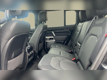 Used Land Rover Defender 2024 for sale - 76196369: Photo 4