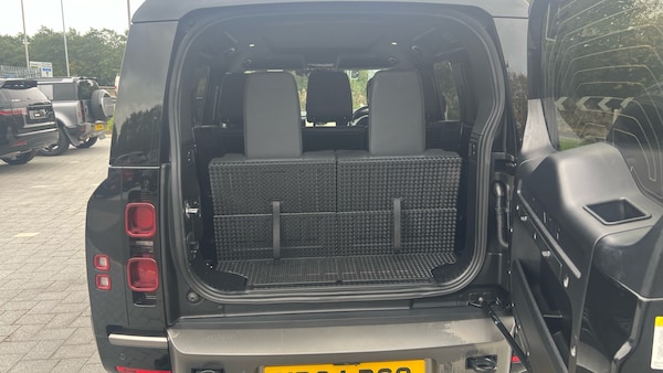 Used Land Rover Defender 2024 for sale - 76196369: Photo 54