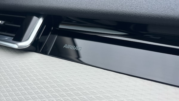 Used Land Rover Range Rover Velar 2022 for sale - 76161821: Photo 96
