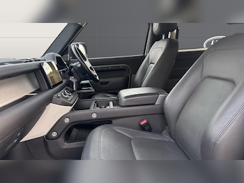 Used Land Rover Defender 2023 for sale - 77005778: Photo