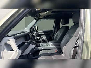 Used Land Rover Defender 2023 for sale - 79458324: Photo
