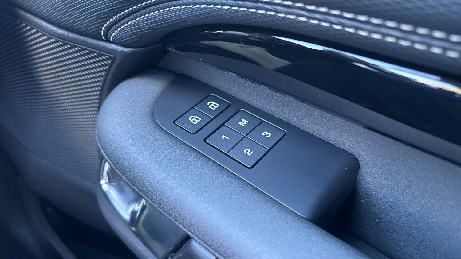 Used Land Rover Discovery 2021 for sale - 76045365: Photo 78