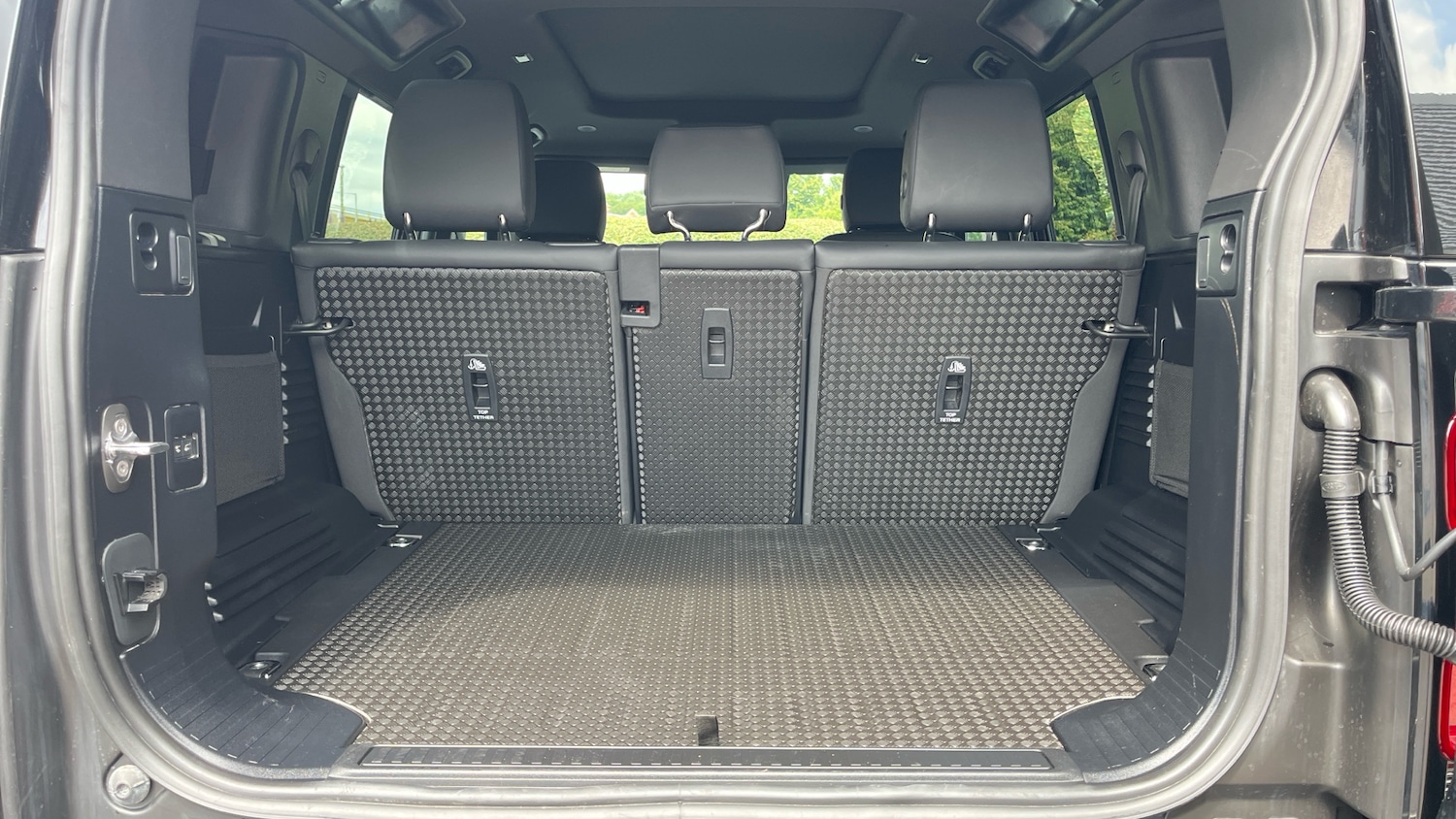 Used Land Rover Defender 2024 for sale - 76738639: Photo 10