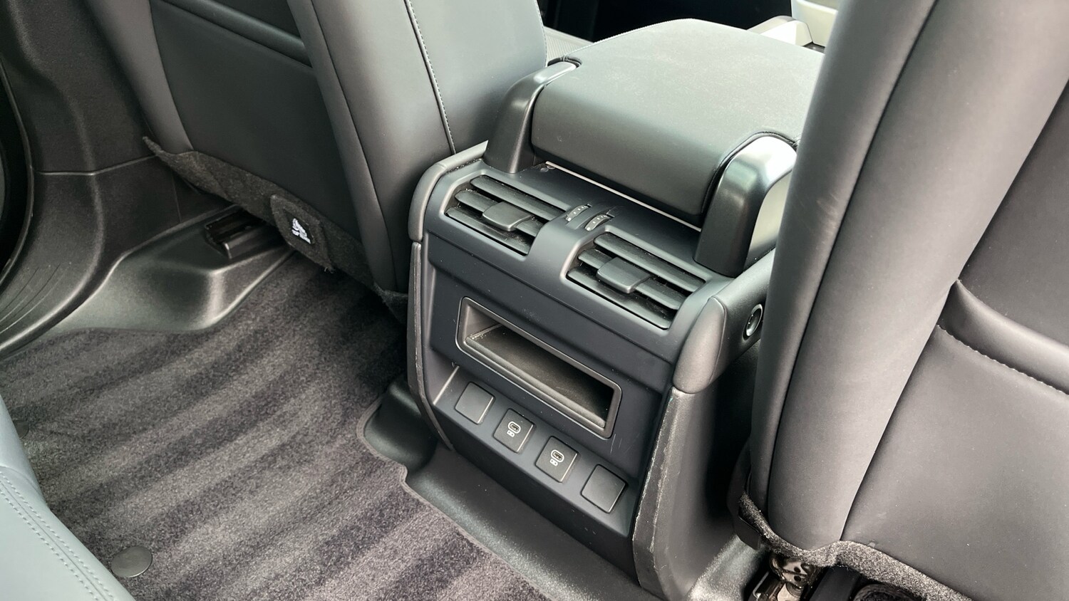 Used Land Rover Defender 2024 for sale - 76738639: Photo 18