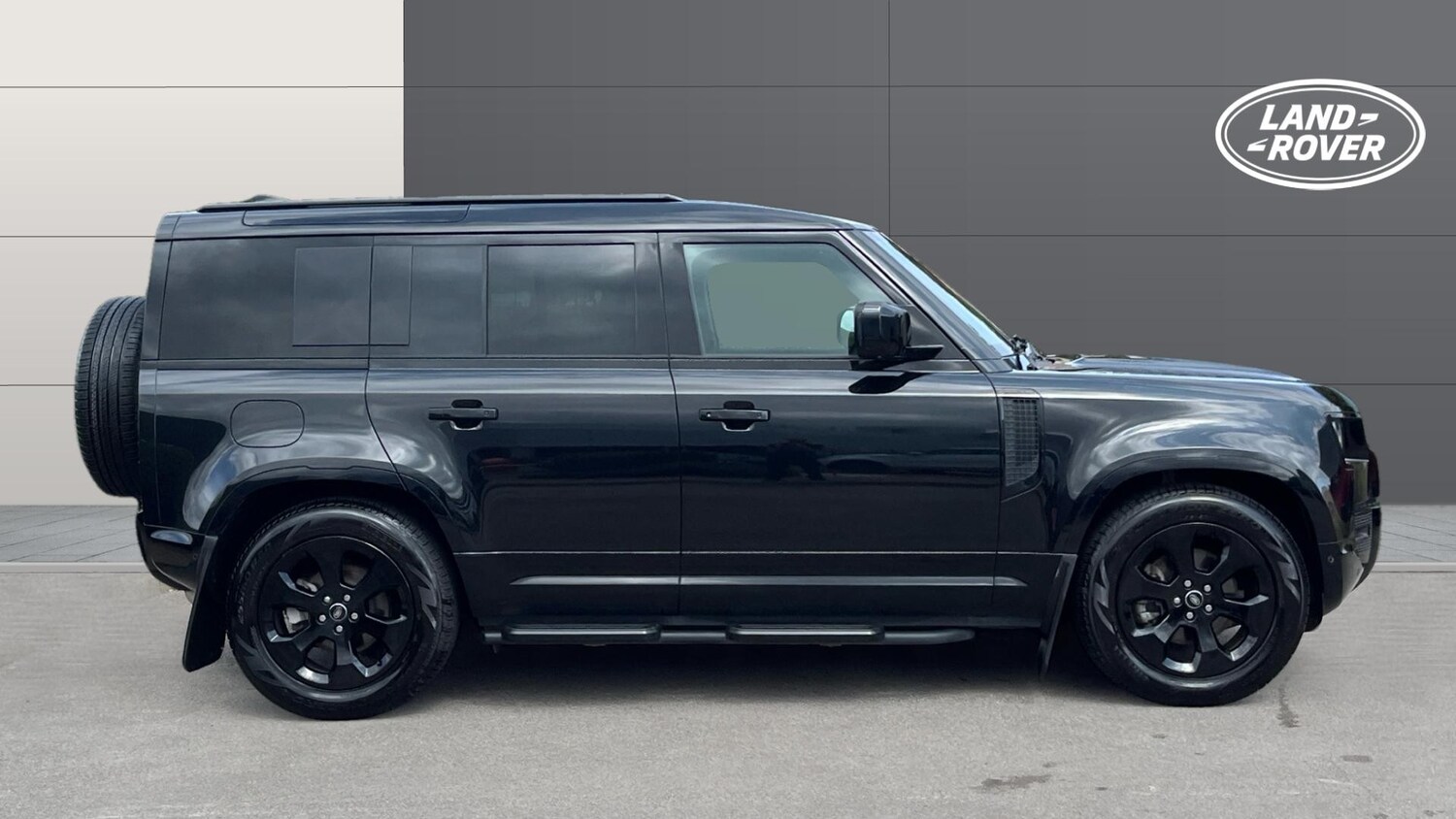 Used Land Rover Defender 2024 for sale - 76738639: Photo 5