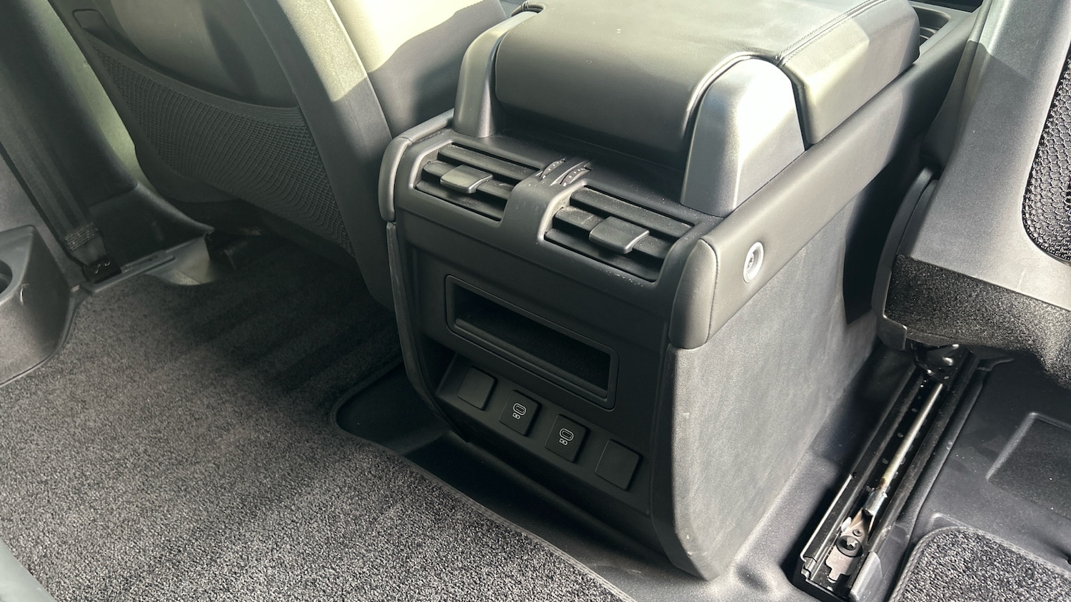 Used Land Rover Defender 2024 for sale - 76343856: Photo 18