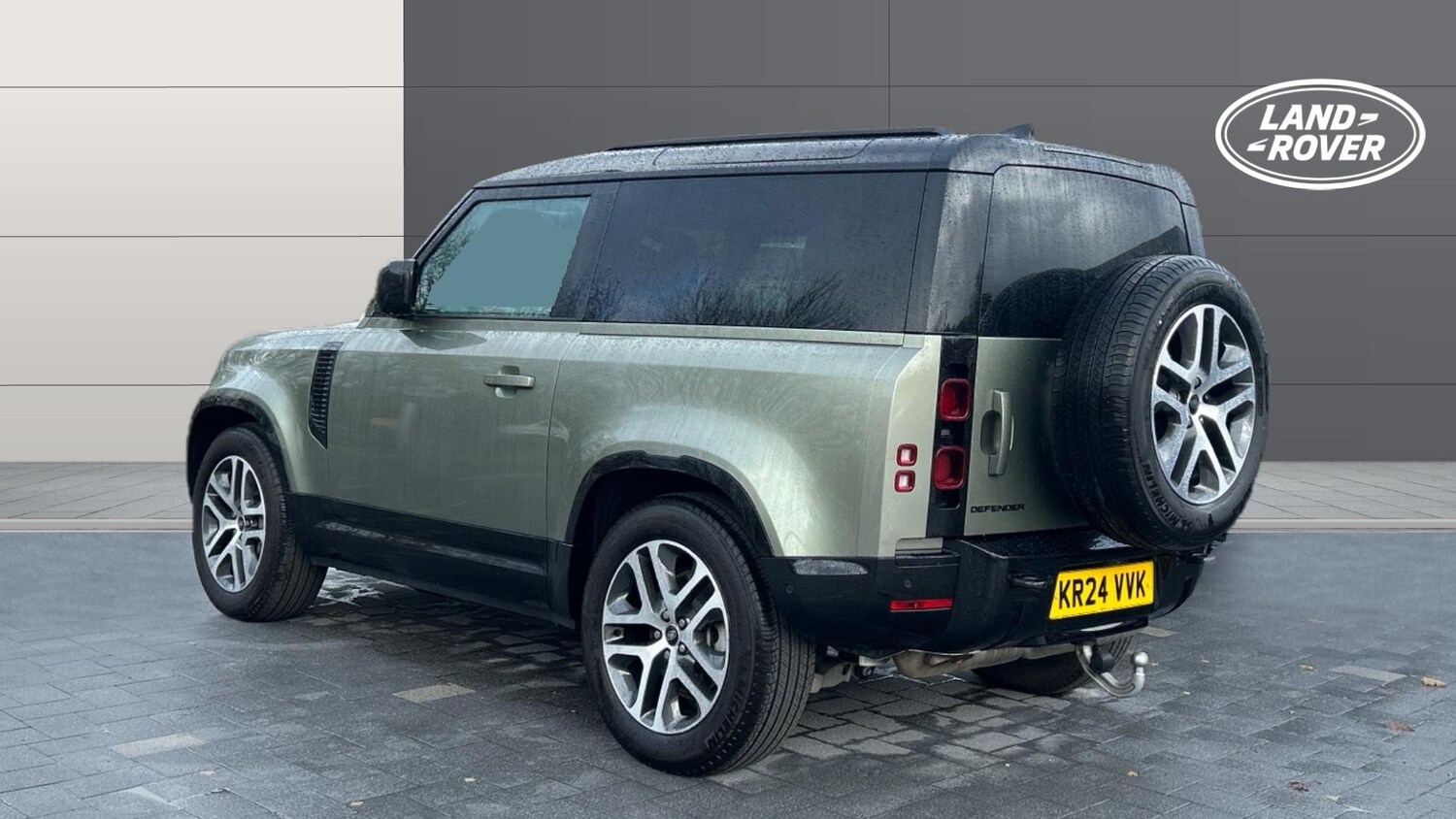 Used Land Rover Defender 2024 for sale - 76343856: Photo 2