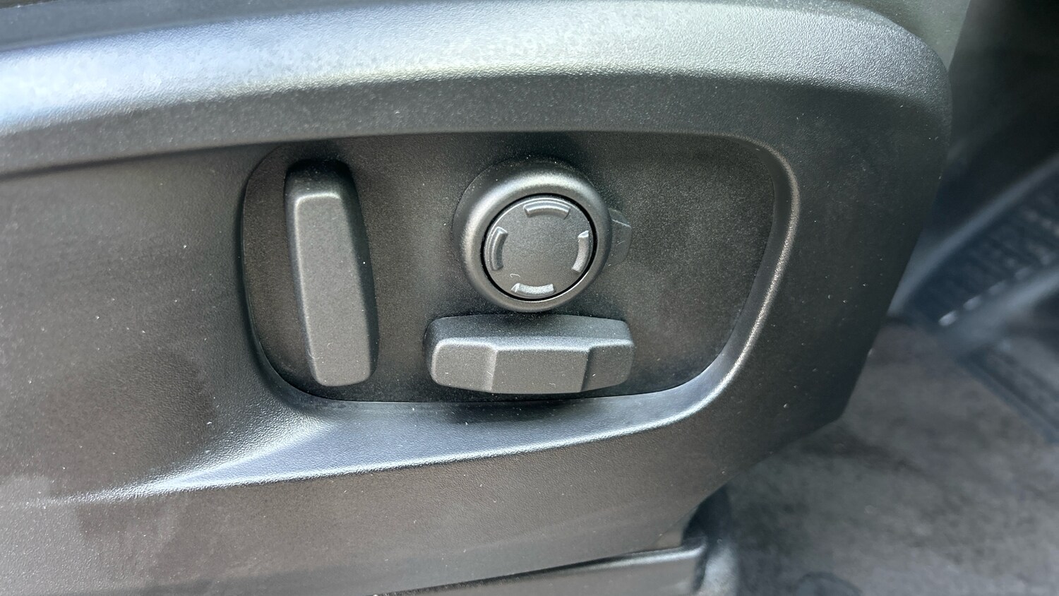 Used Land Rover Defender 2024 for sale - 76343856: Photo 45