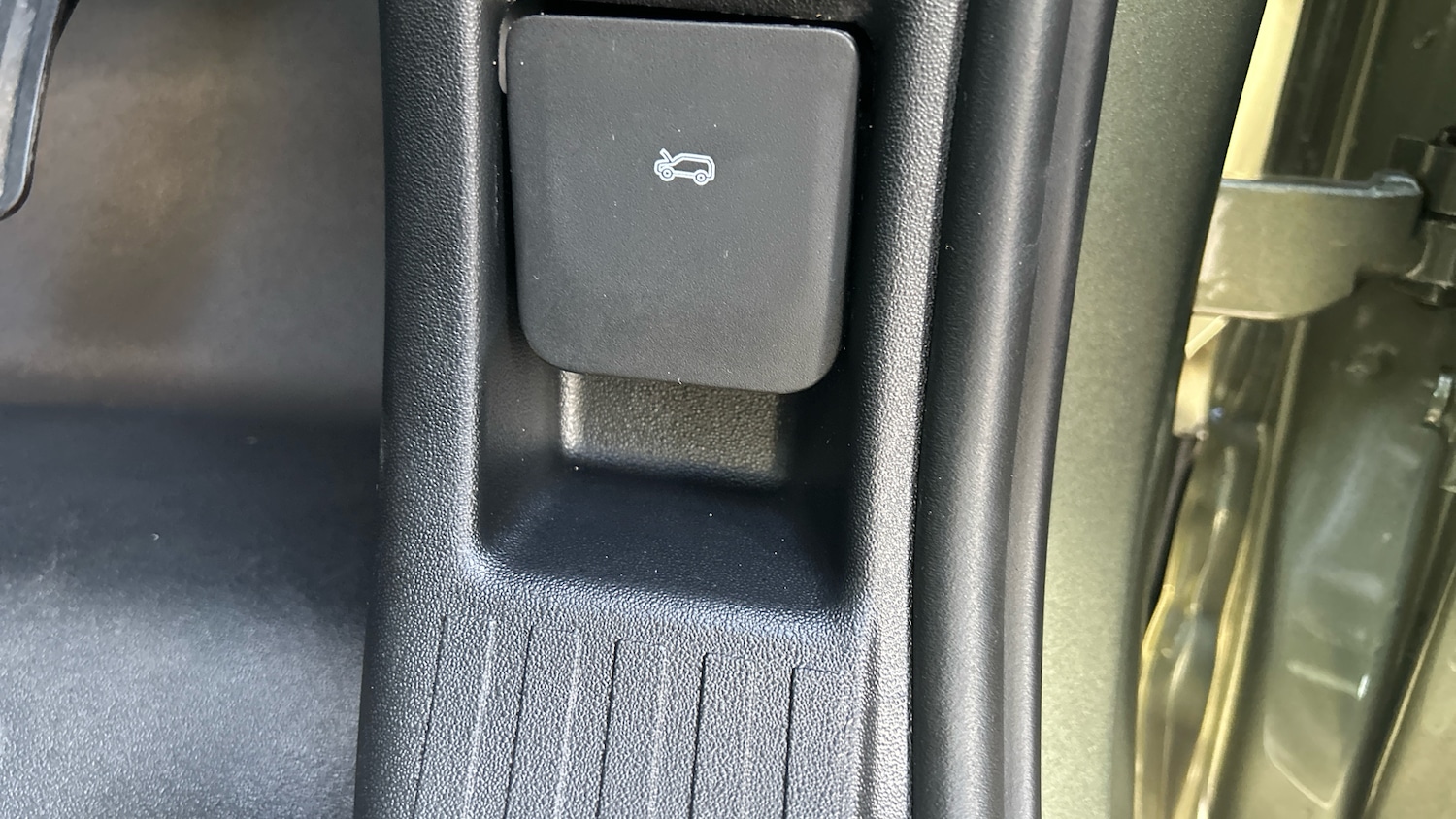 Used Land Rover Defender 2024 for sale - 76343856: Photo 47