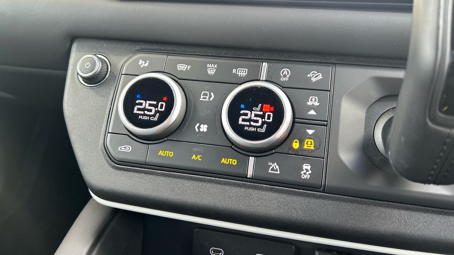 Used Land Rover Defender 2024 for sale - 76343856: Photo 58