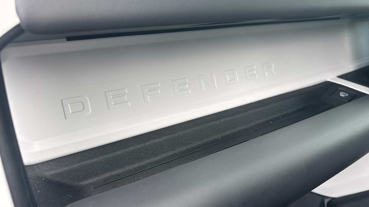 Used Land Rover Defender 2025 for sale - 76330336: Photo 36