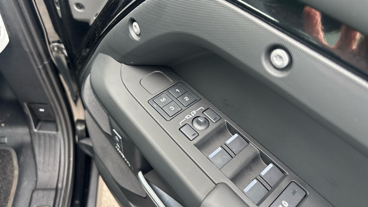 Used Land Rover Defender 2025 for sale - 76330336: Photo 49