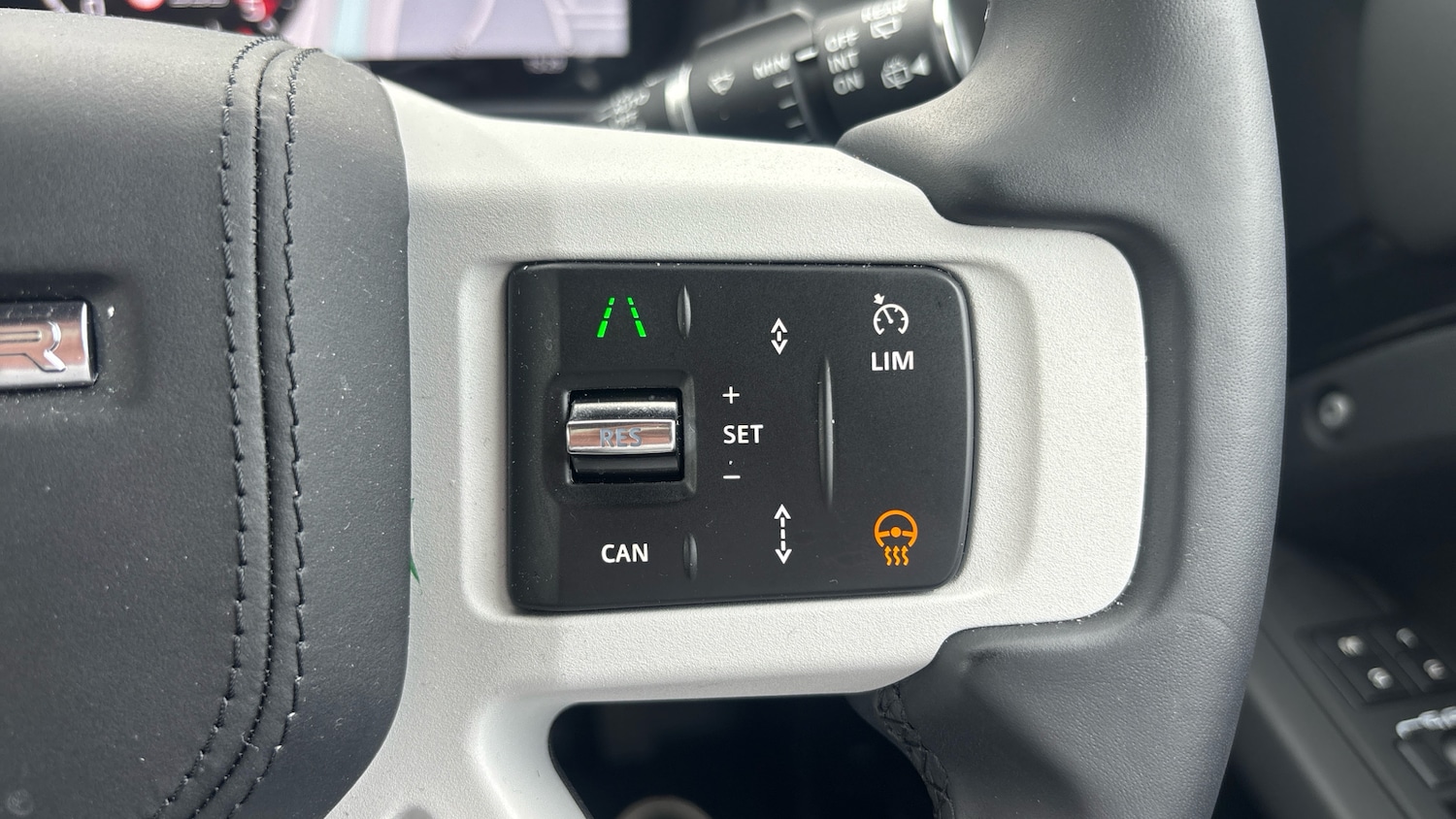 Used Land Rover Defender 2025 for sale - 76330336: Photo 50