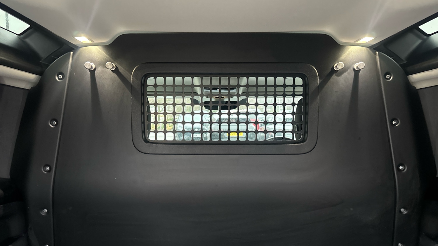 Used Land Rover Defender 2022 for sale - 77365101: Photo 18