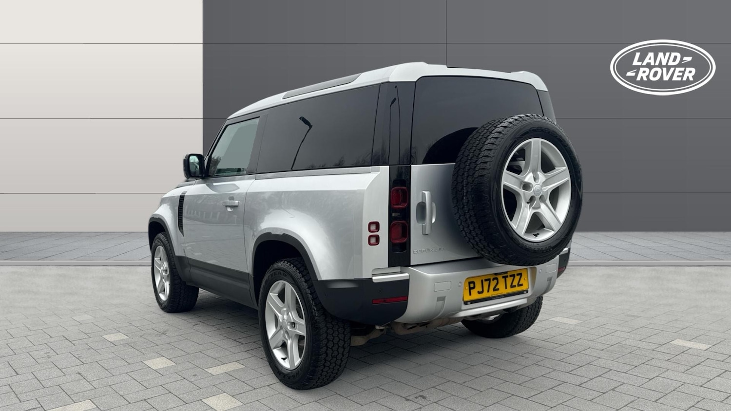 Used Land Rover Defender 2022 for sale - 77365101: Photo 2