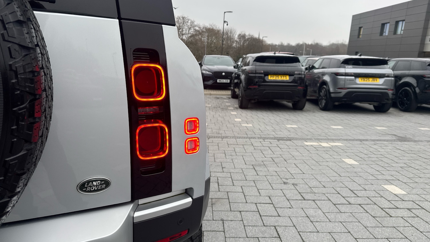 Used Land Rover Defender 2022 for sale - 77365101: Photo 32